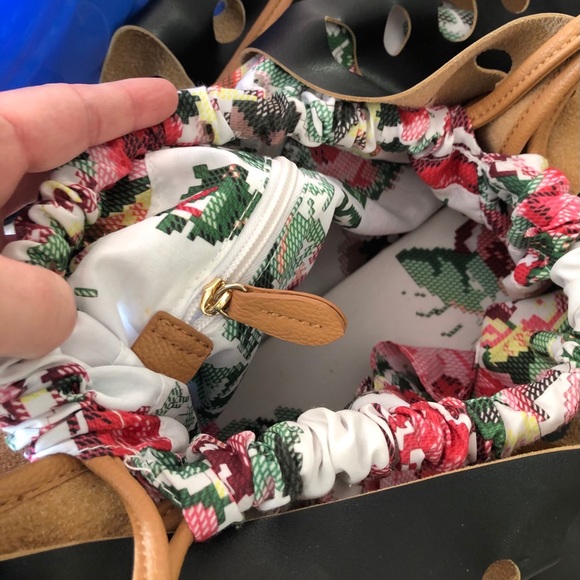 Bag made of quality vegan leather by Simons - Picture 7 of 7